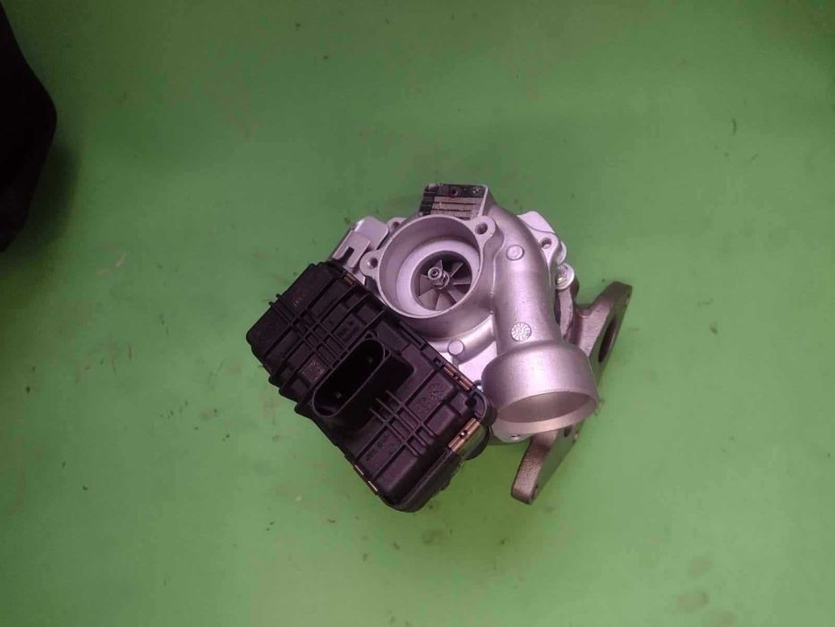 Turbosprężarka Turbina  BMW 125 225 X1 325 Bmw 425 X5 525 2.0 D