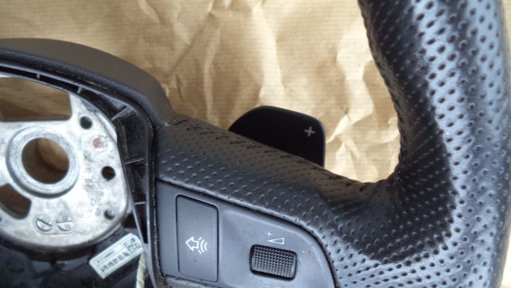 volante Audi A3/A4/A6 ano 2005a2010 comandos+patilhas em bom estado