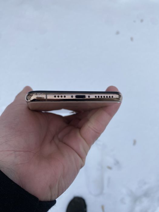 Продам Iphone XS Max