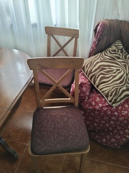 Mesa com 4 cadeiras