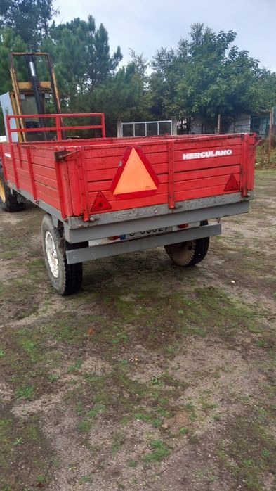 Vendo reboque semi-novo
