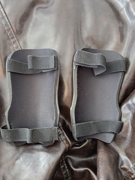 Caneleiras adidas pretas