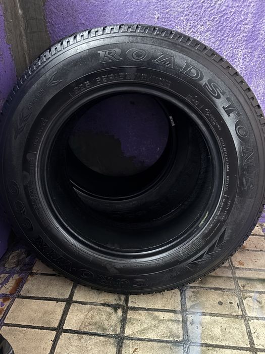 Зимняя резина ROADSTONE в хорошем состоянии