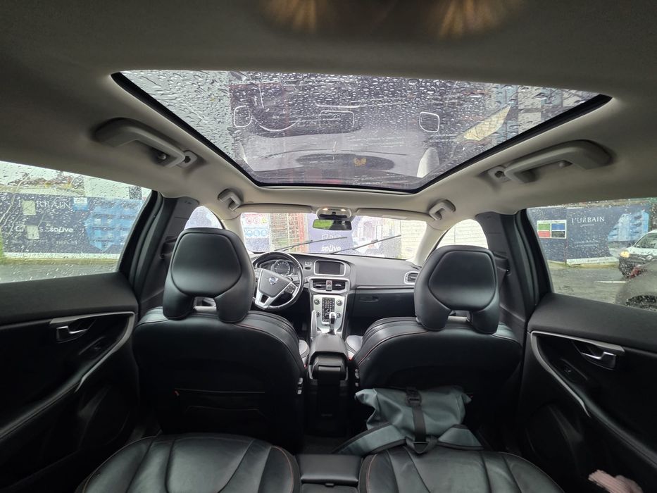 Volvo v40 d2 once race topo de gama