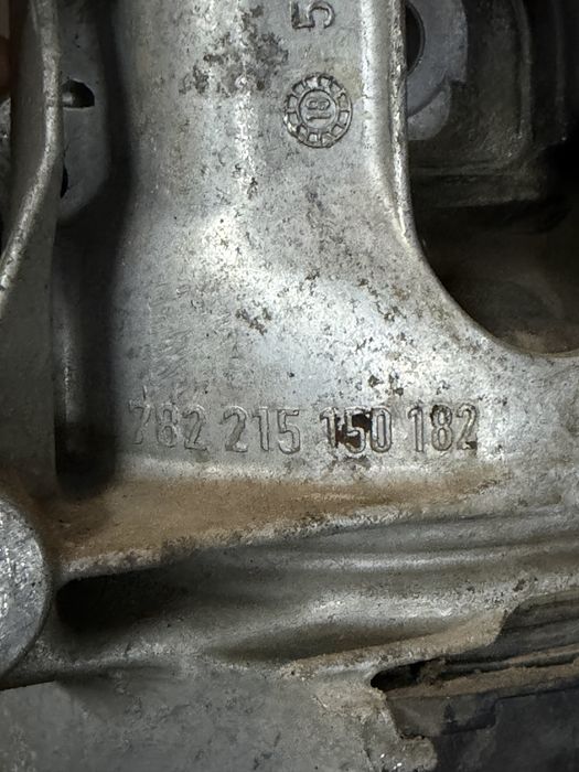 Подушки двигуна  Audi A4 B9