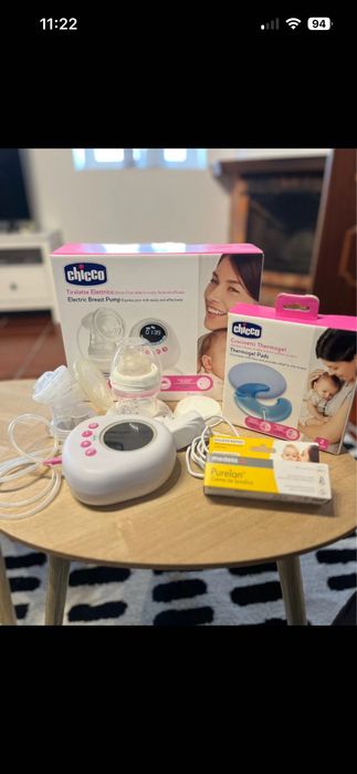 Chicco pump + breast pads