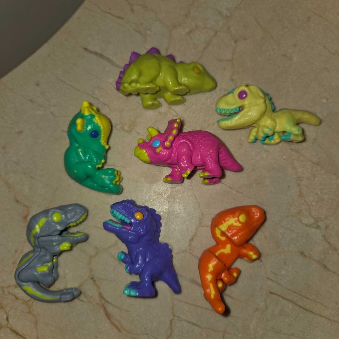 Jurassic World Kinder Joy