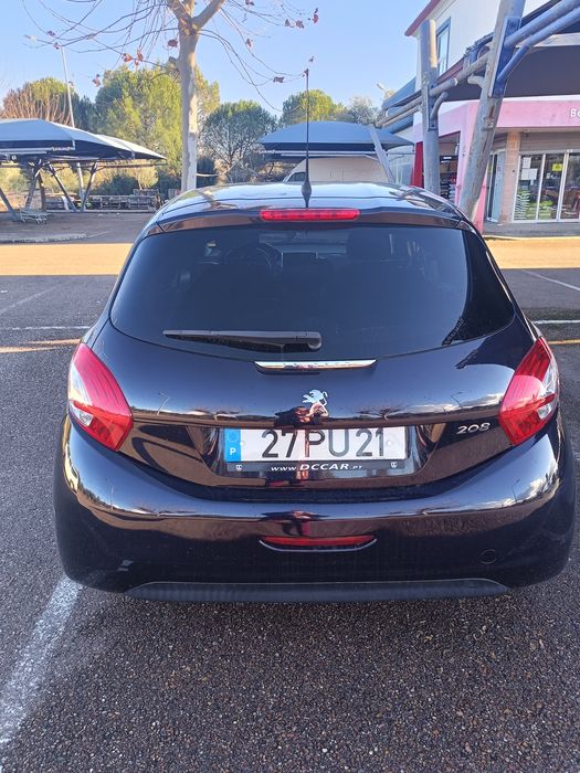 Peugeot 208 usado em muito bom estado