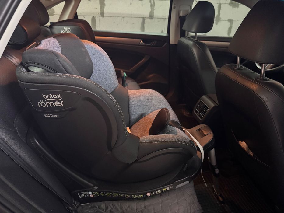 Автокрісло тм Britax Römer DUALFIX i-SIZE