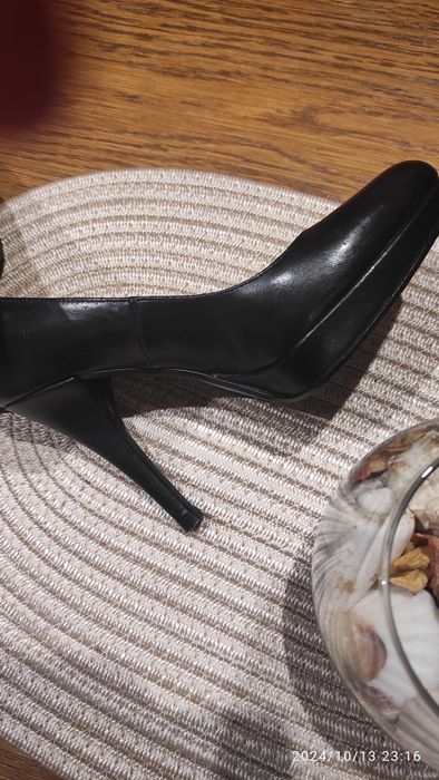 Czarne szpilki - półbuty