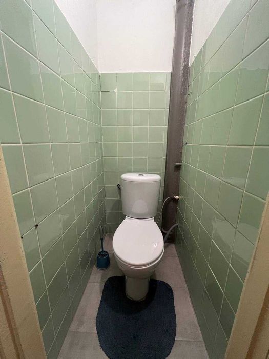 Вишгород, Дніпровська вул. 8,    2х кімн. квартира 46 кв.м. Центр.