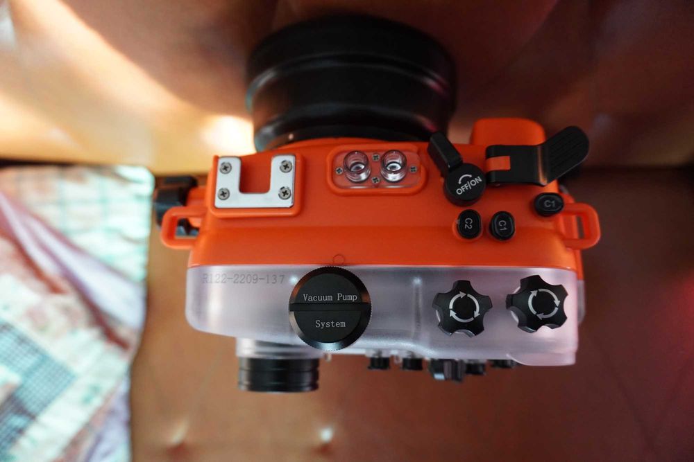 Caixa estanque para máquina fotográfica: Salted Line 60M/195FT Waterproof housing for Sony A6xxx series with pistol grip (Orange) / GEN 3