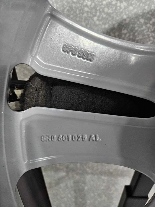 Диски Audi 5/112 R19 7J ET37 dia66.6mm