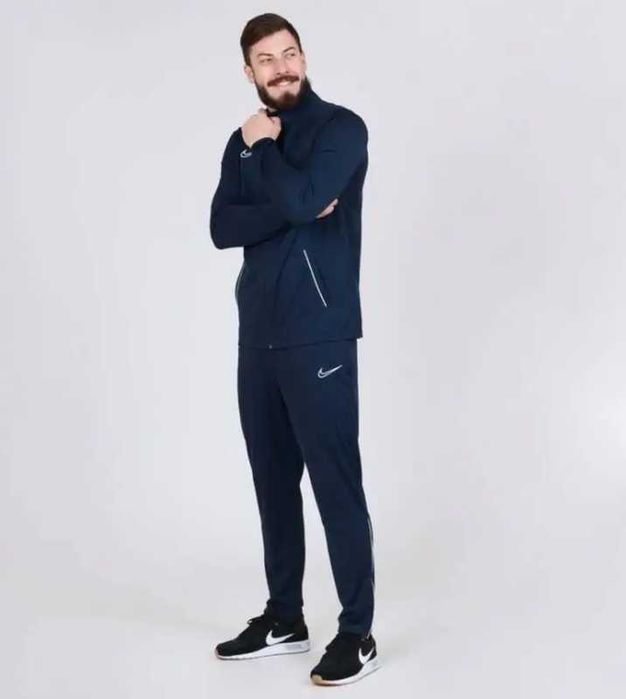 Мужской спортивный костюм Nike