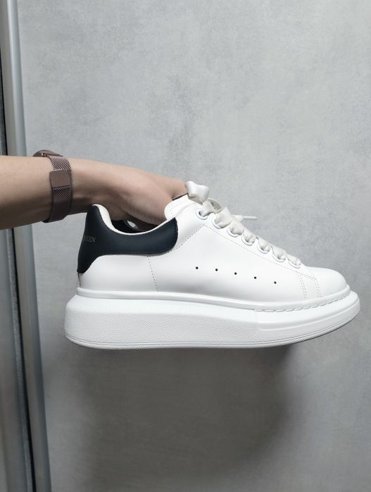 Шкіряні кеди від бренду Alexander McQueen
