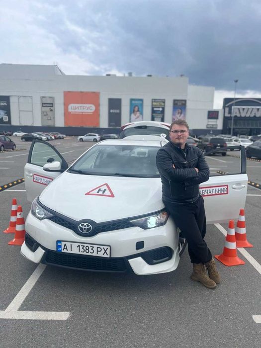 Автоінструктор | Київ | Бровари механіка Toyota Corolla