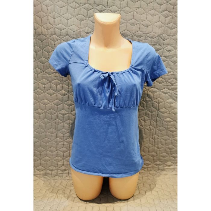 Bluzka z wiązaniem pod biustem