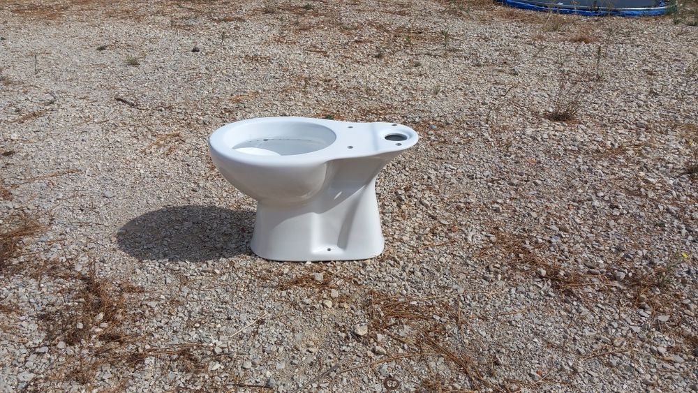 Sanita nova na caixa da marca a sequa