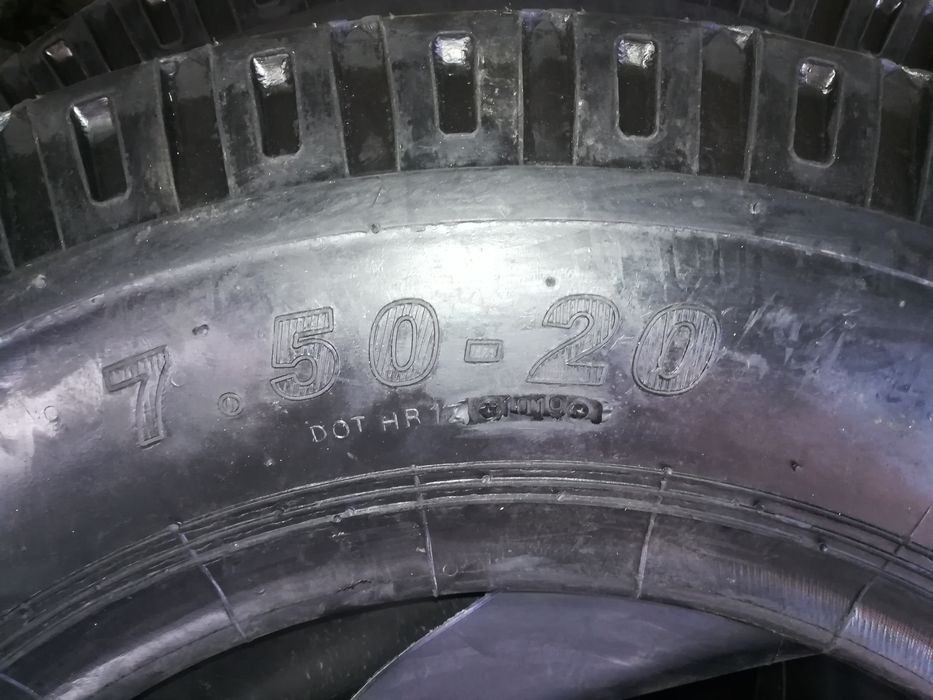 Pneus Novos 750-20 C/ Câmara e Cinta