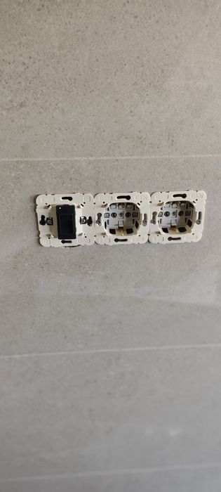 Serviços elétricos de prontidão