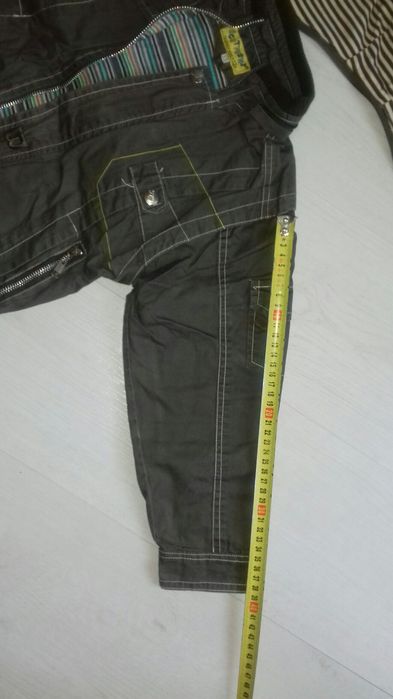 Продам куртку ветровку на мальчика