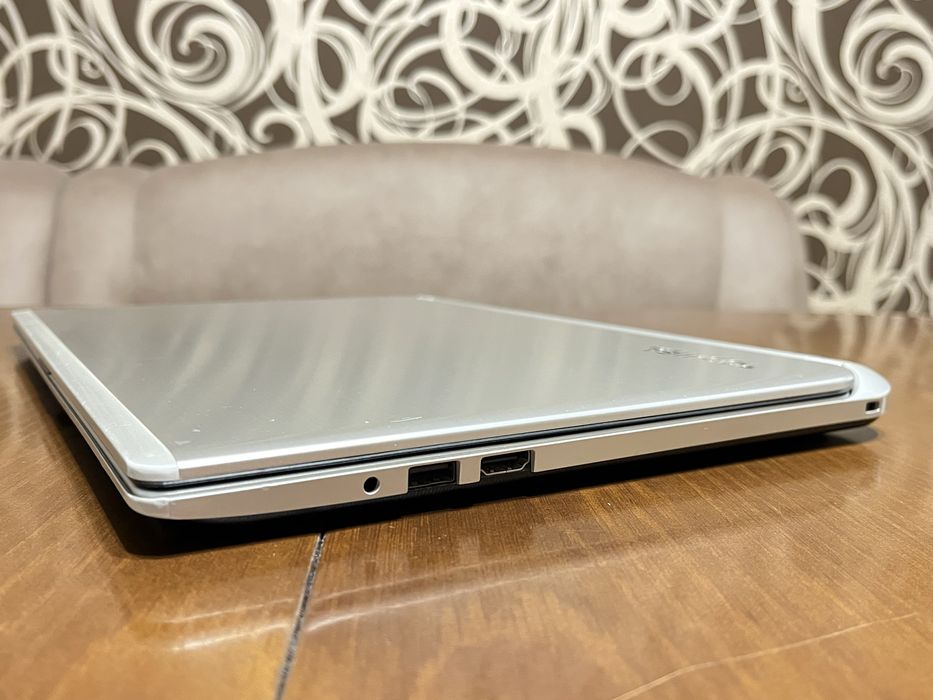 Ноутбук 14" Toshiba Satellite на Intel i5-4210U с 8ОЗУ/128SSD/FullHD