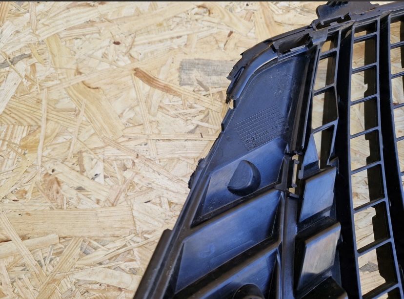 Решітка радіатора PEUGEOT 2008 II РЕСТАЙЛІНГ 9852657680