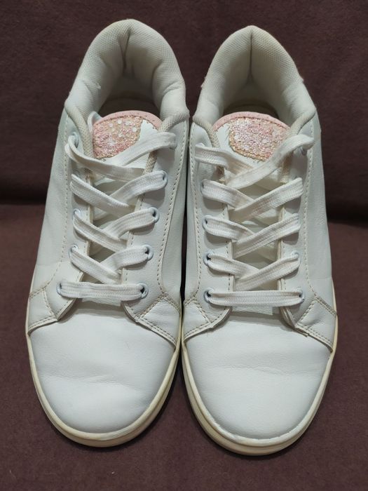 Кросівки.   Кеди.