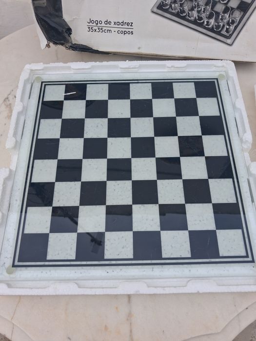 Jogo de xadrez 35x35cm - copos