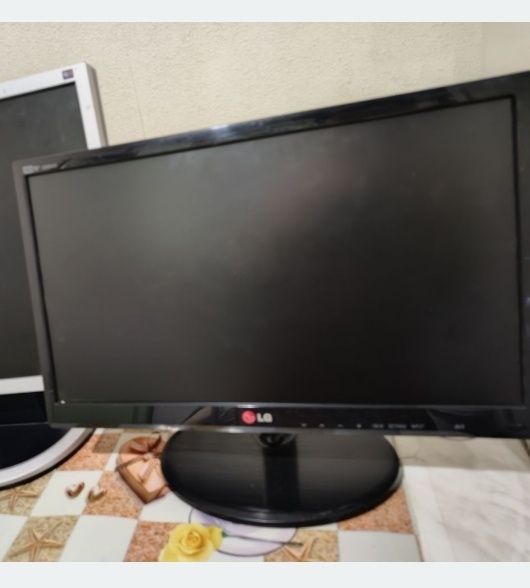 Телевізор-монітор  LG 19MN43 — 19 в хор состоянии