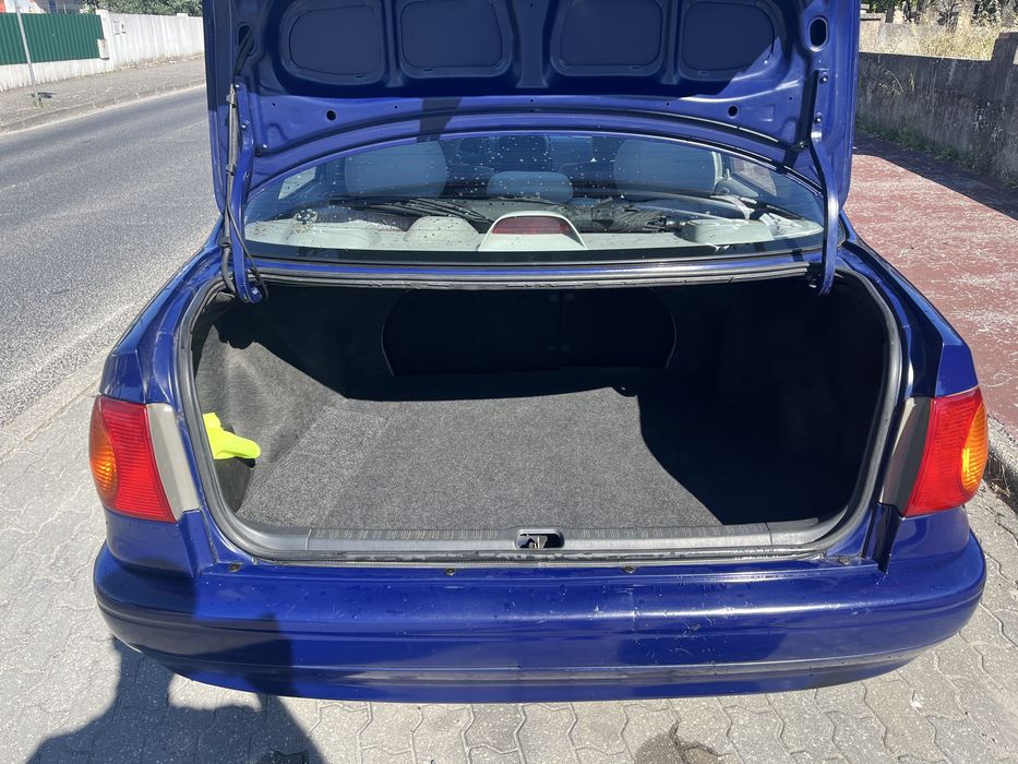Toyota Corolla Liftback E11 1.3 Gasolina – 102.000 km – 3.000€