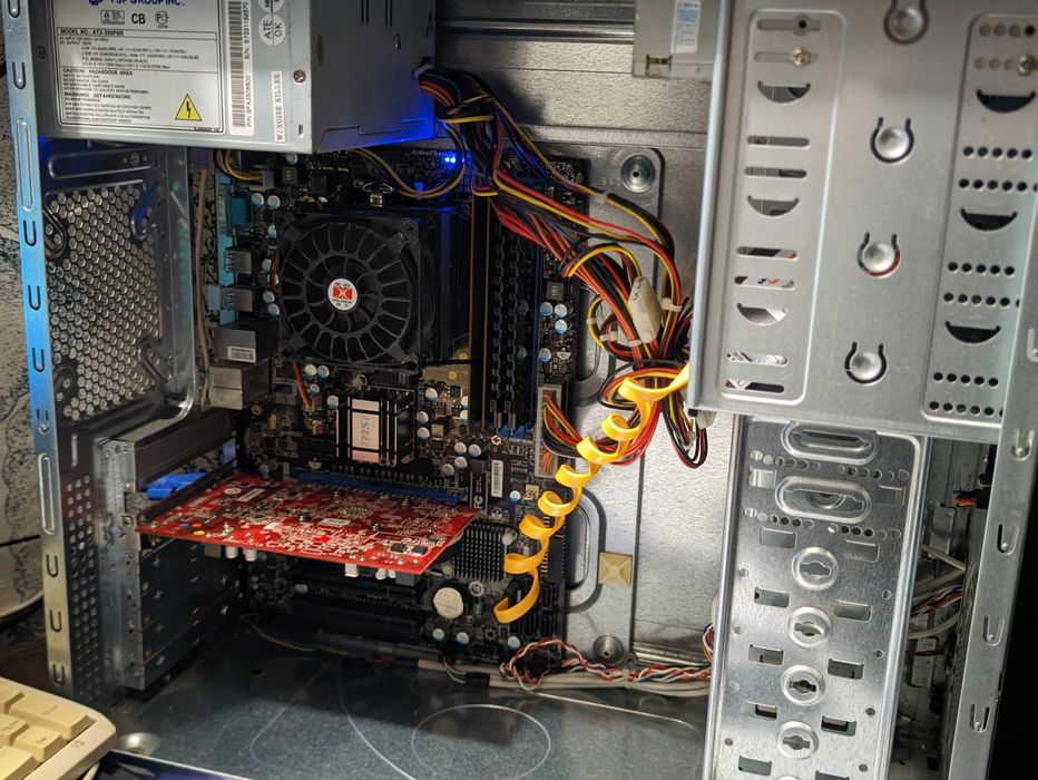 Комп'ютер 6 ядер 8ГБ озу, ссд 128гб