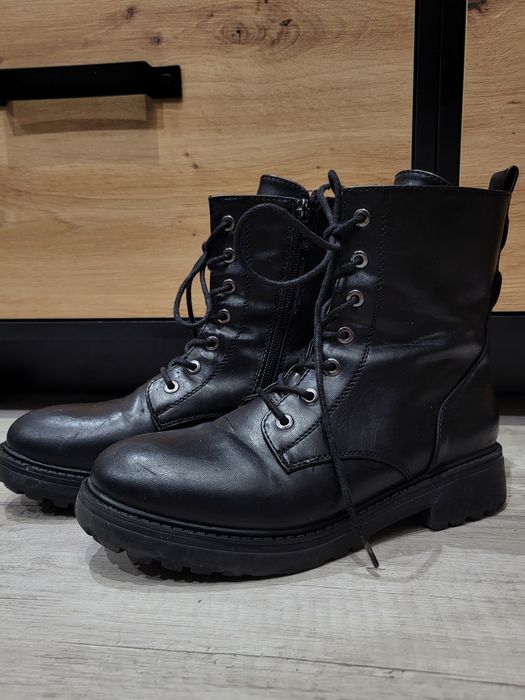 Czarne wysokie buty