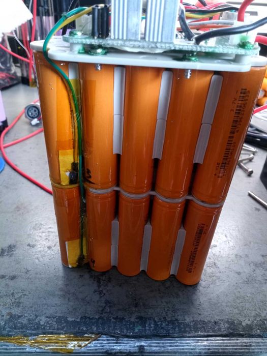 Naprawa i montaż akumulatorów litowo-jonowych (Li-ion / Li-pol)