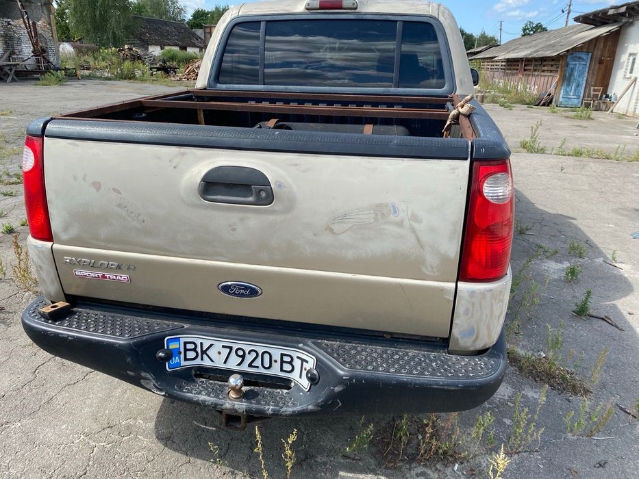 Ford Explorer sport track