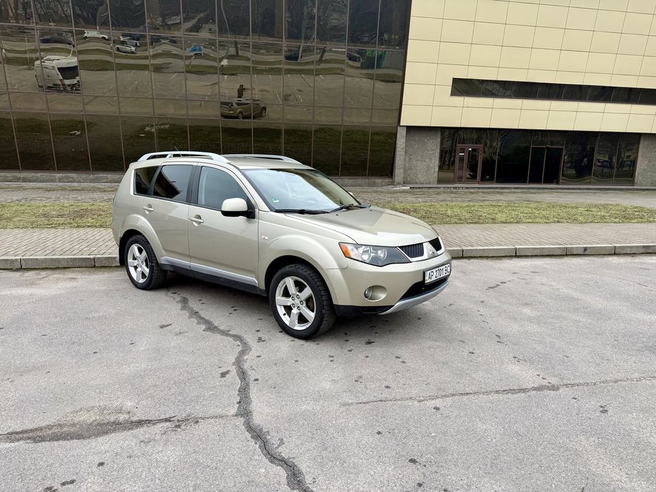 Mitsubishi Outlander XL