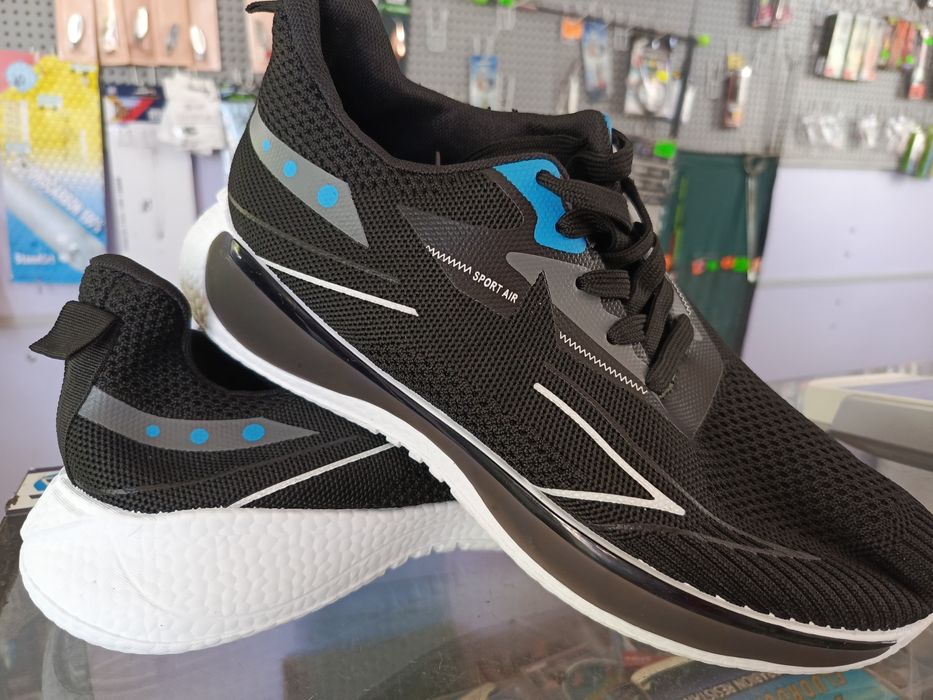 Кросівки чоловічі 44р