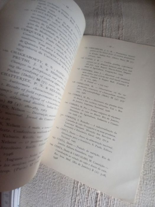 Moçambique Contribuição para uma Bibliografia do Caju