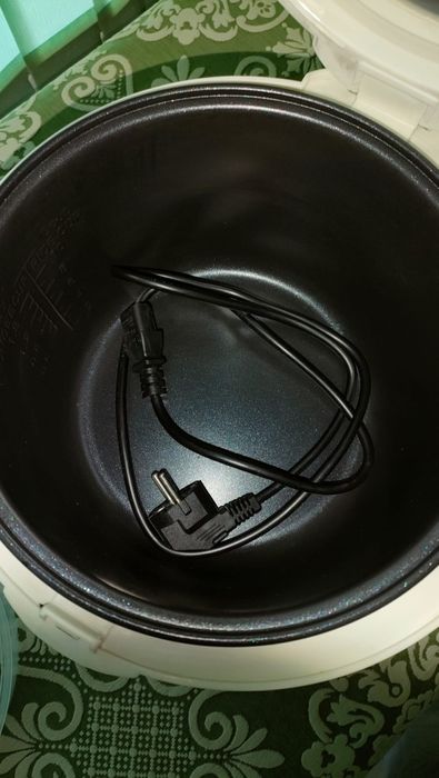 Newcook robot, estado novo, nunca usado (preço negociável)