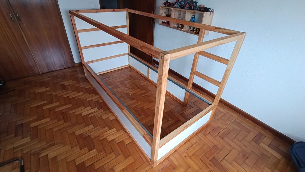 Vendo cama Reversível sem estrado