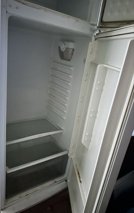 Холодильник двухкамерный