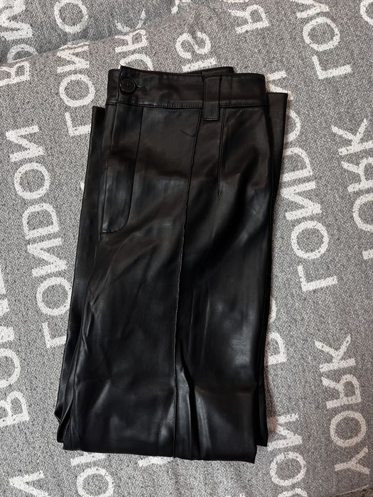 Шкіряні штани zara