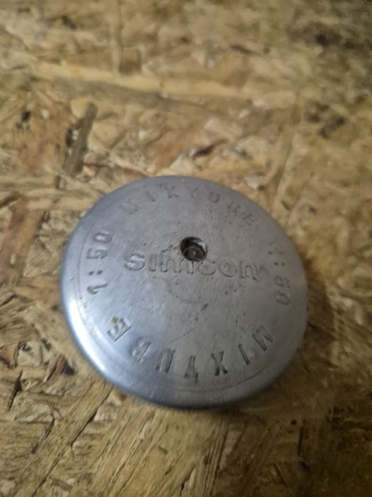 Korek nakretka zbiornik paliwa Simson