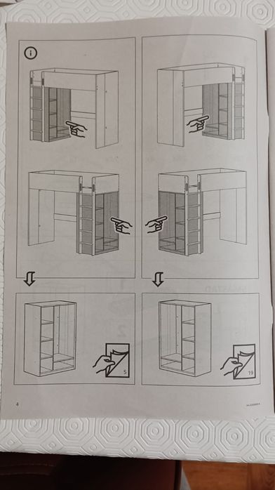 Cama infantil com secretária