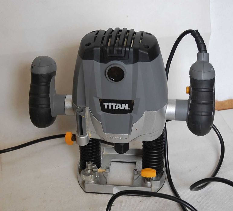 Frezarka górnowrzecionowa Titan TTB591ROU