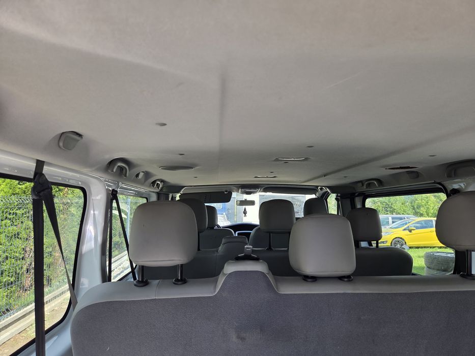 Trafic 9 osobowy 2.0 dci