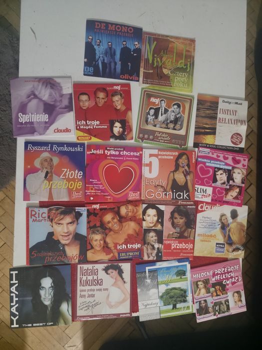 Zestaw płyt CD – polska muzyka, wydania prasowe z lat 2000–2004

Unika