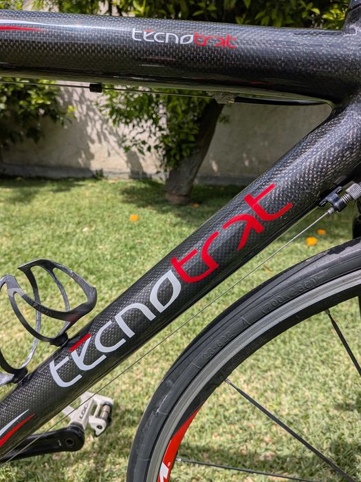 Bicicleta tecnotrat em carbono