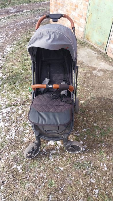 Коляска El Camino Loona
чехол на ножки
дождевик с вентиля