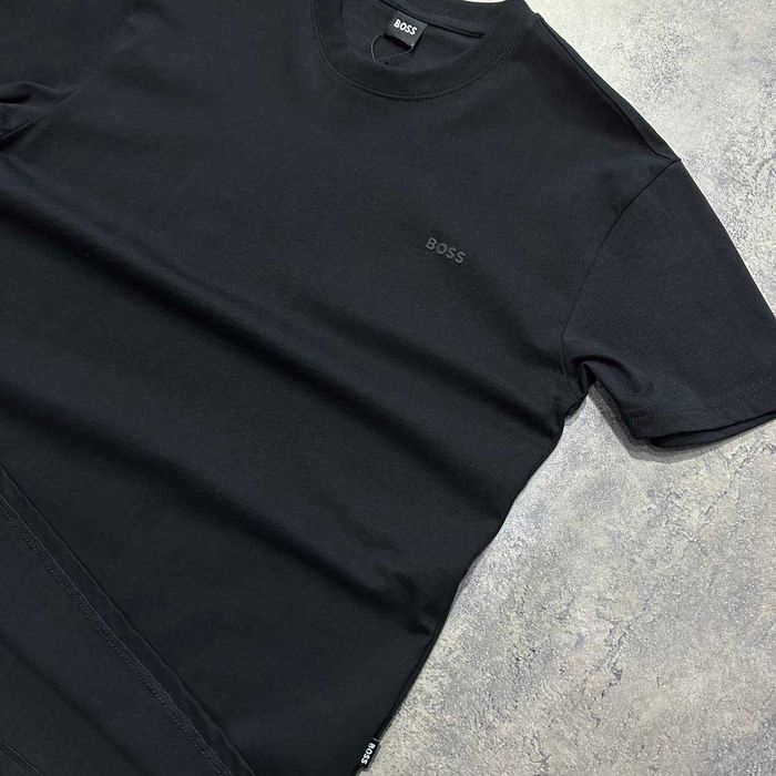 Чоловіча стильна футболка HUGO BOSS